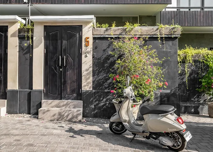 5th Element - Urban Tropical Retreat Meters From * Canggu (Bali)