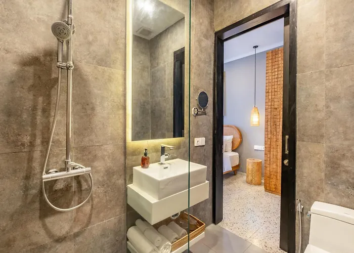 Villa 5th Element - Urban Tropical Retreat Meters From